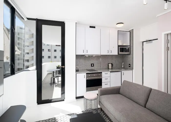 Flamingo 209: Sea Point Aprt With Mountain Views